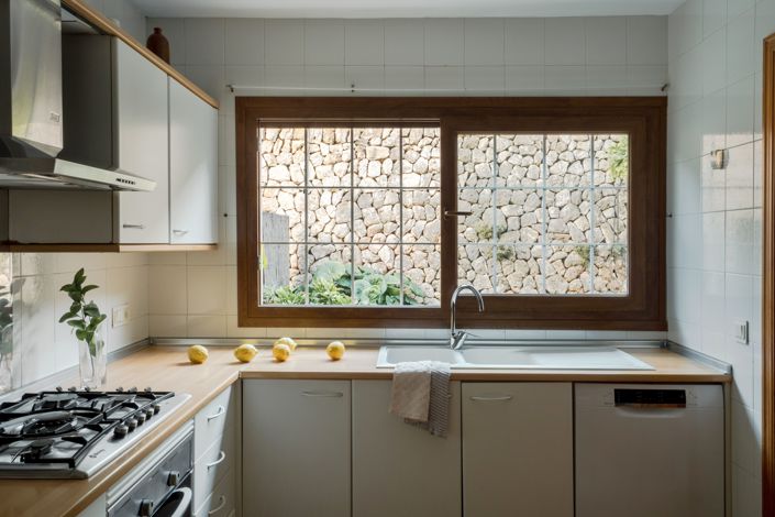 Image No.15-5 Bed Townhouse for sale