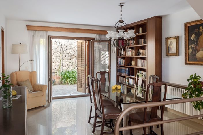 Image No.7-5 Bed Townhouse for sale