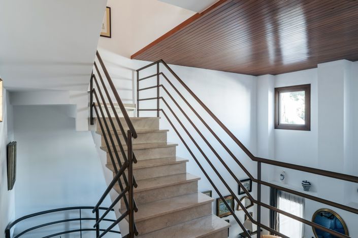 Image No.26-5 Bed Townhouse for sale