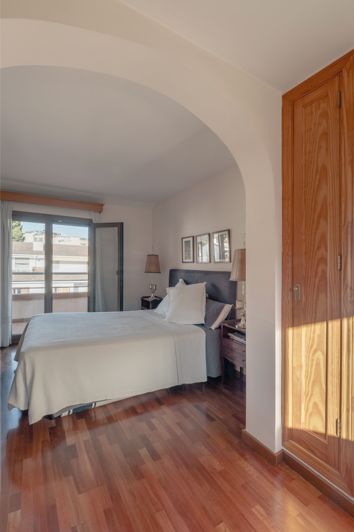 Image No.29-5 Bed Townhouse for sale