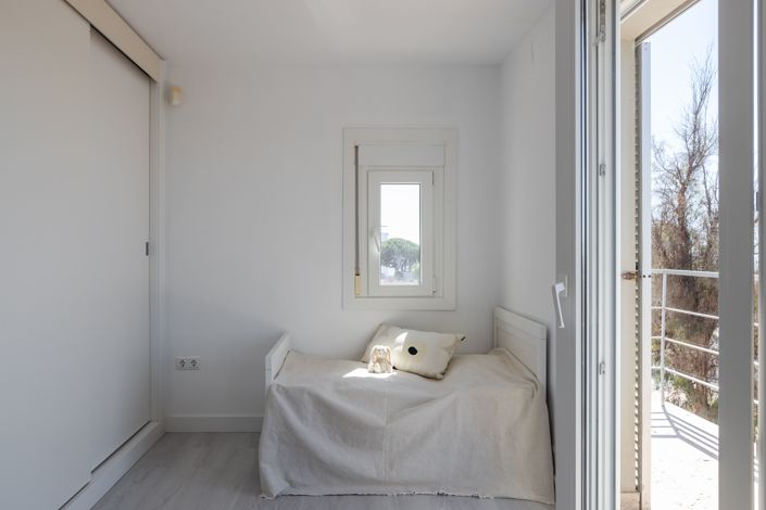 Image No.25-4 Bed House for sale