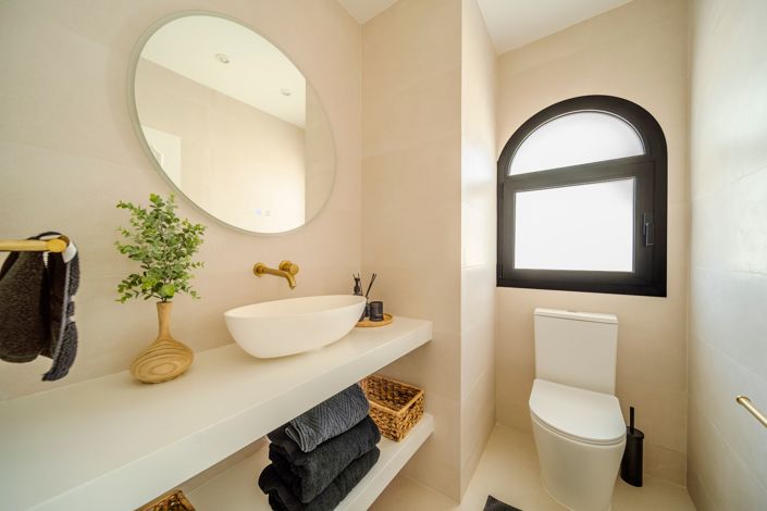 Image No.17-5 Bed Villa for sale