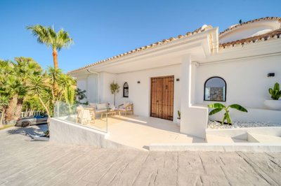 5 Bed Villa for sale