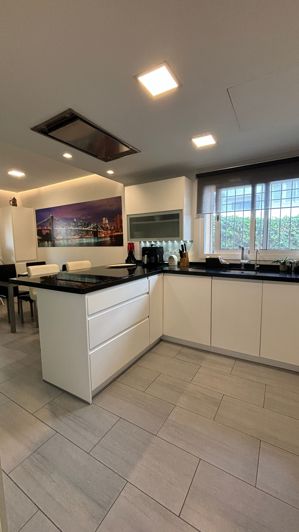 Image No.16-3 Bed House for sale