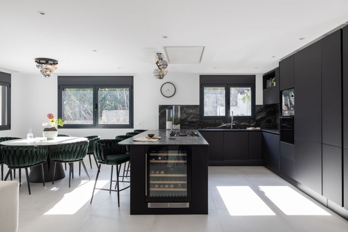 Image No.9-3 Bed Villa for sale