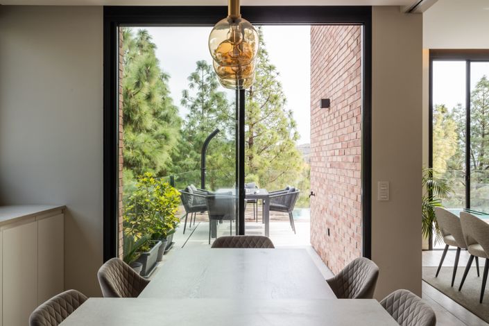 Image No.9-4 Bed House for sale