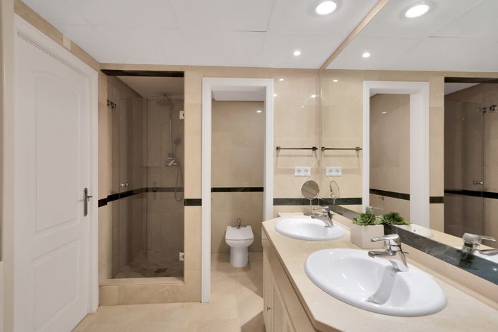 Image No.23-3 Bed Apartment for sale