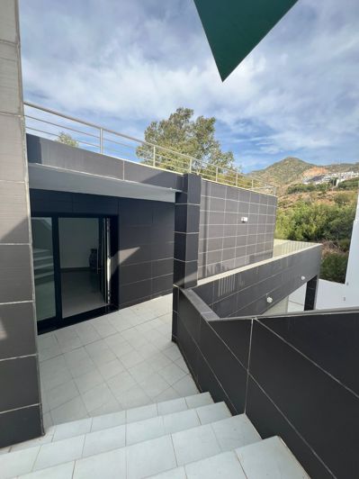 Image No.23-5 Bed Villa for sale