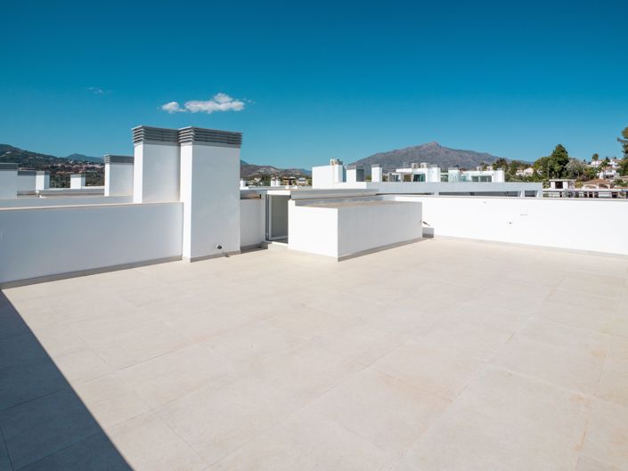 Image No.16-3 Bed House for sale