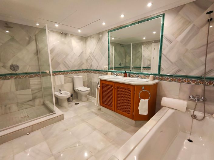 Image No.20-2 Bed Apartment for sale