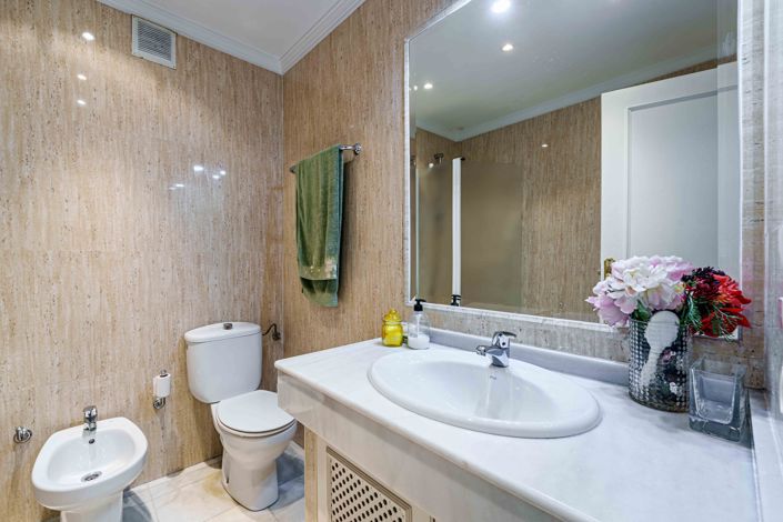 Image No.21-3 Bed Apartment for sale