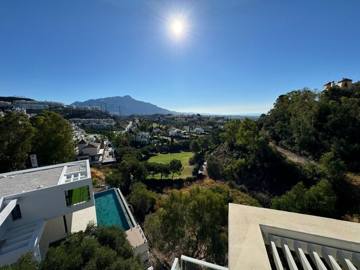 Image No.25-3 Bed Penthouse for sale