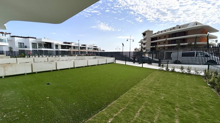 Image No.24-2 Bed Apartment for sale