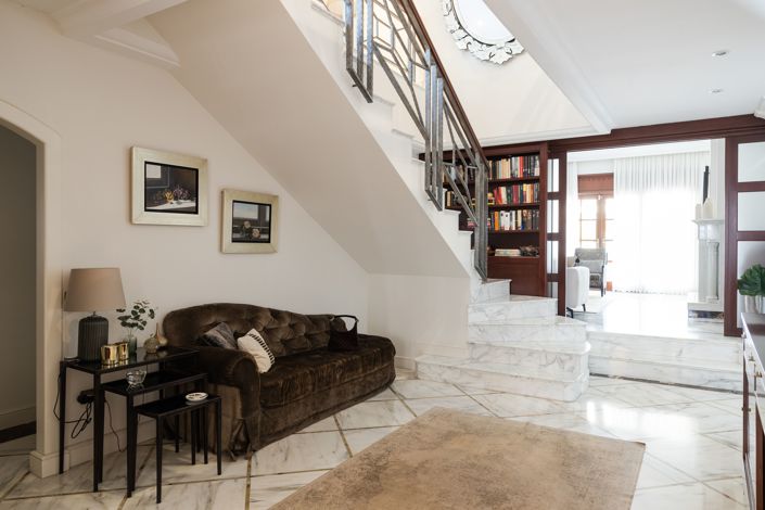 Image No.6-6 Bed House for sale