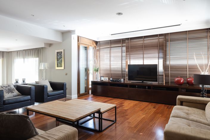 Image No.21-6 Bed House for sale