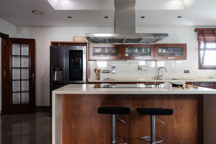 Image No.9-6 Bed House for sale