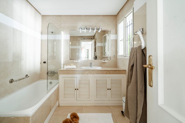 Image No.19-3 Bed Apartment for sale