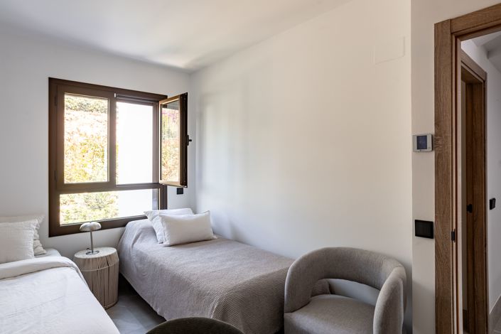 Image No.22-3 Bed House for sale