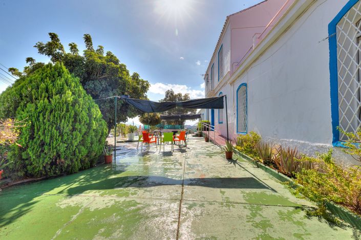 Image No.12-12 Bed Property for sale