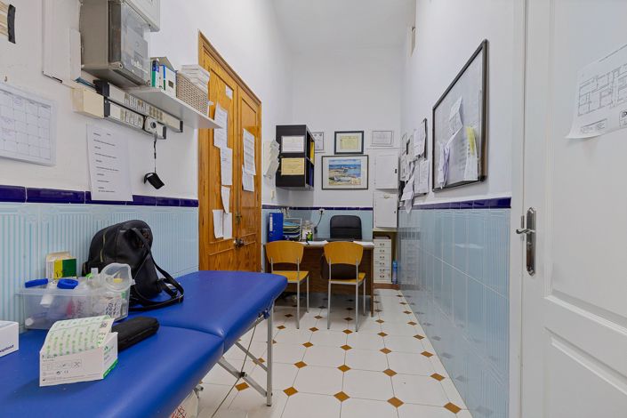 Image No.19-12 Bed Property for sale