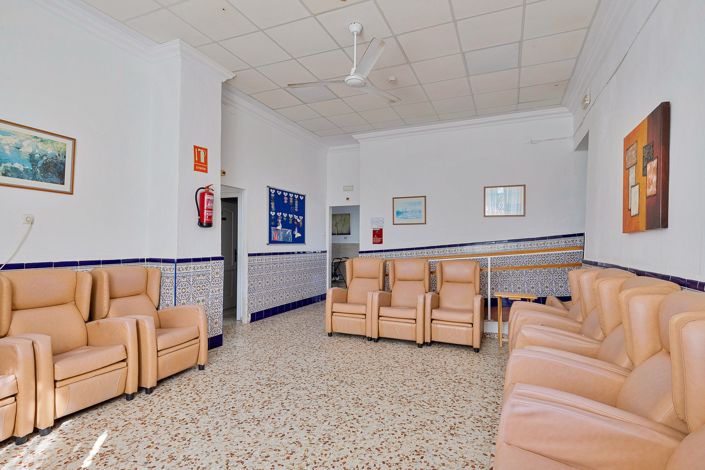 Image No.21-12 Bed Property for sale