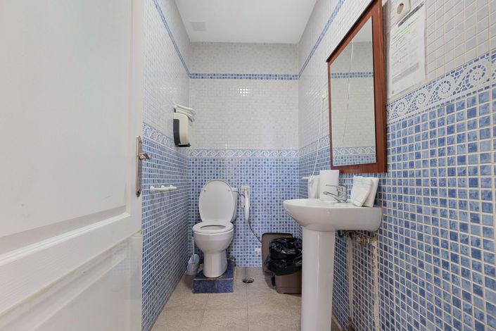 Image No.29-12 Bed Property for sale