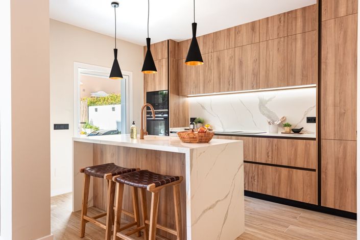 Image No.17-4 Bed Townhouse for sale