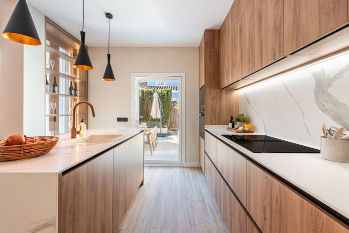 Image No.5-4 Bed Townhouse for sale