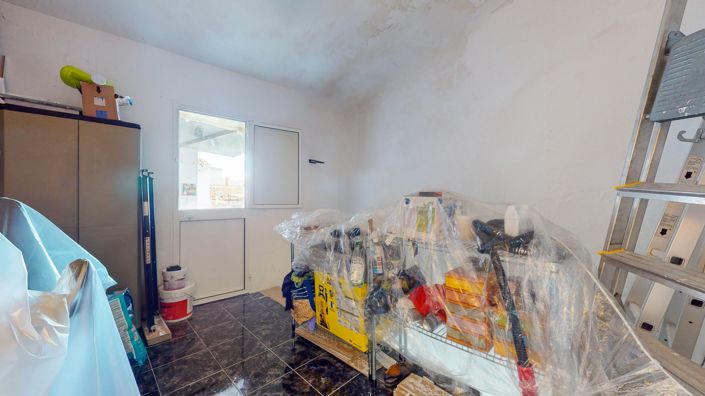 Image No.16-1 Bed House for sale