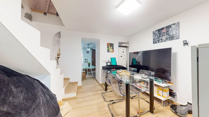 Image No.6-1 Bed House for sale