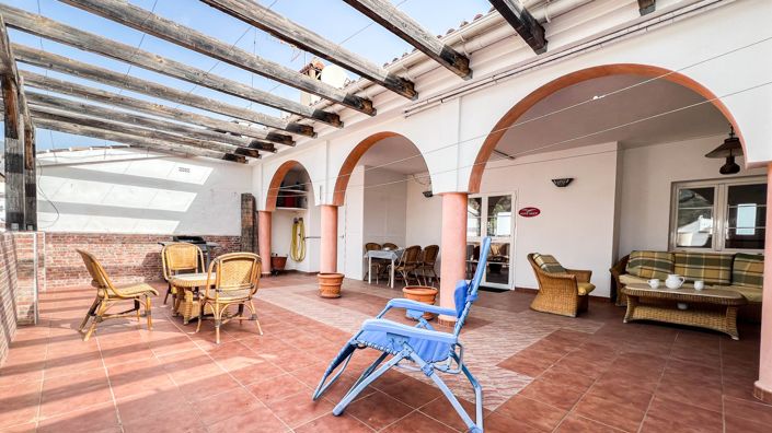 Image No.7-6 Bed Townhouse for sale