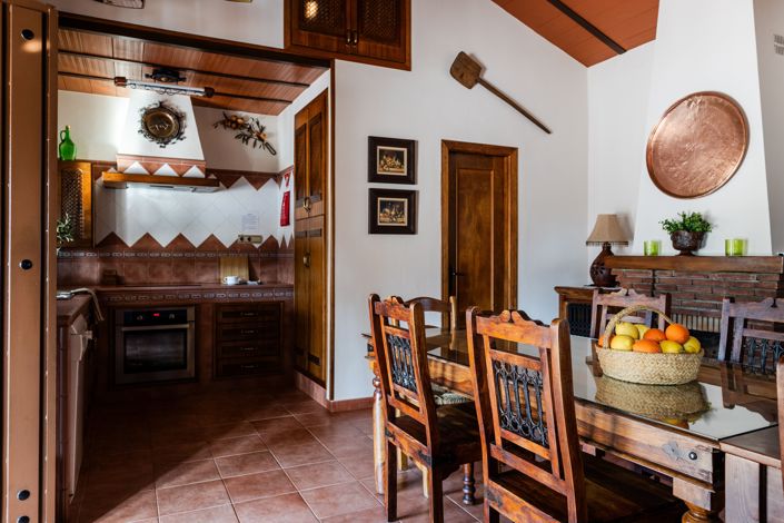 Image No.18-5 Bed House for sale