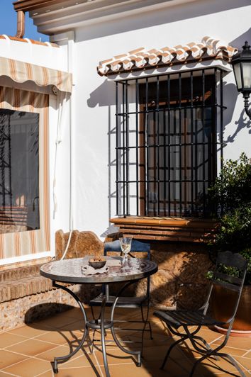 Image No.10-5 Bed House for sale