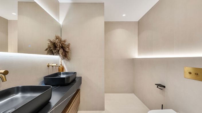 Image No.18-3 Bed Townhouse for sale