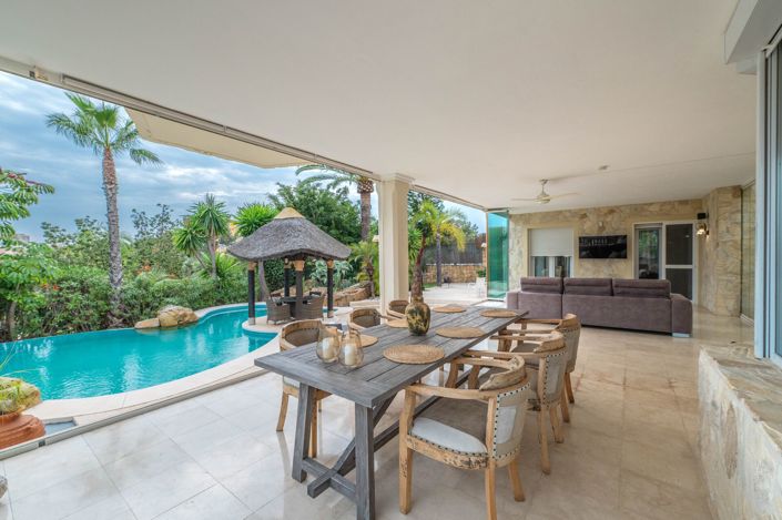 Image No.2-5 Bed Villa for sale