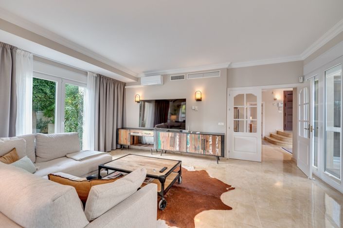 Image No.5-5 Bed Villa for sale