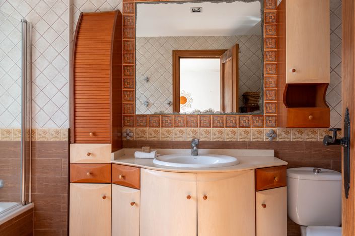 Image No.22-3 Bed House for sale