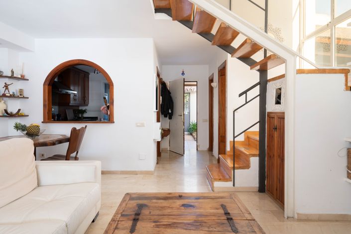 Image No.8-3 Bed House for sale