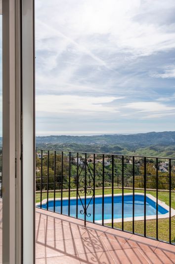 Image No.1-4 Bed Villa for sale
