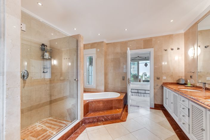 Image No.25-4 Bed Villa for sale