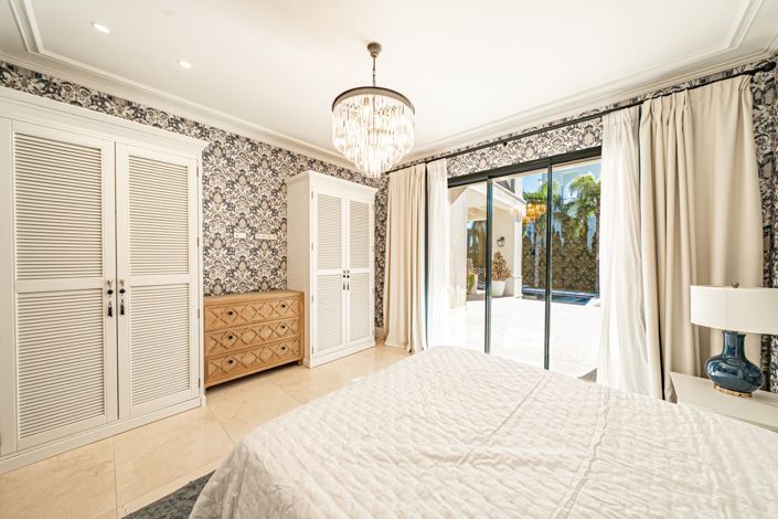 Image No.13-6 Bed Villa for sale