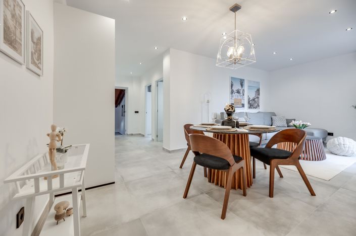 Image No.19-5 Bed Apartment for sale