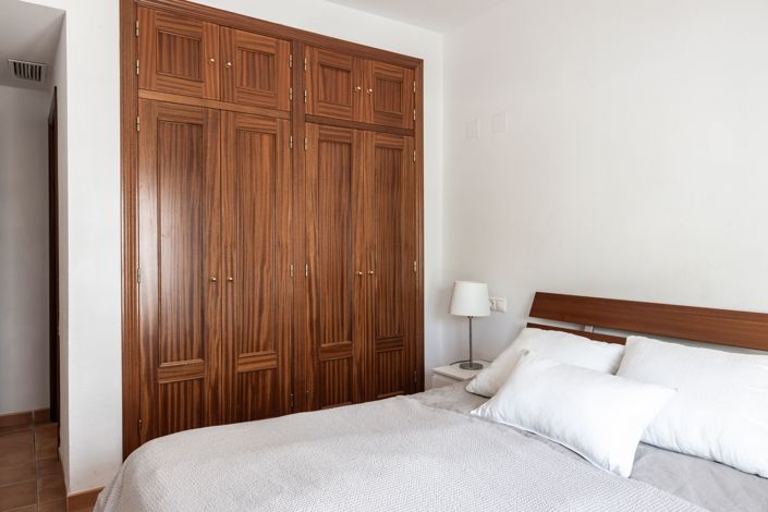 Image No.16-4 Bed Townhouse for sale