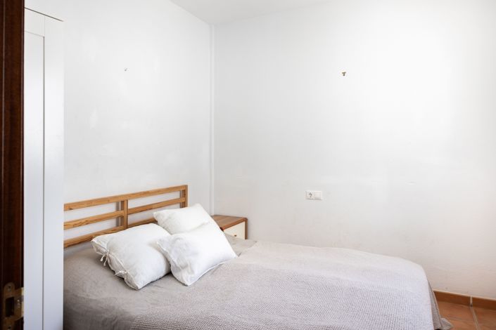 Image No.19-4 Bed Townhouse for sale