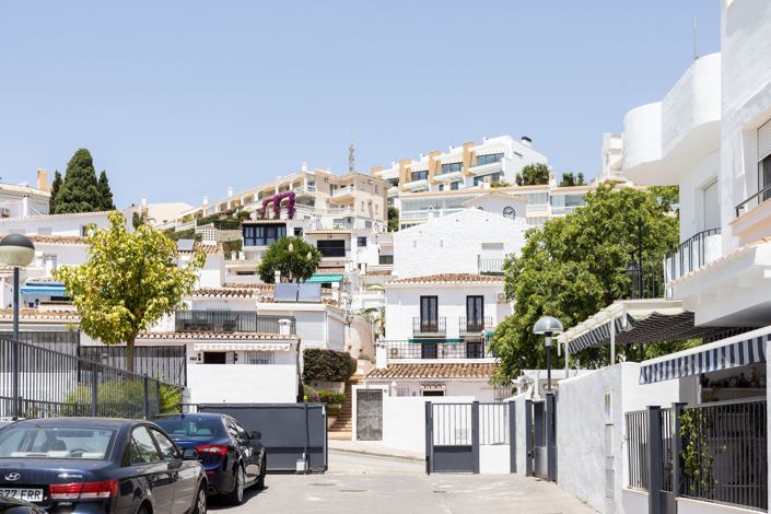 Image No.28-4 Bed Townhouse for sale