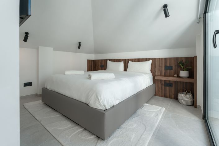 Image No.24-3 Bed Penthouse for sale