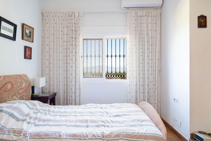 Image No.17-7 Bed Villa for sale