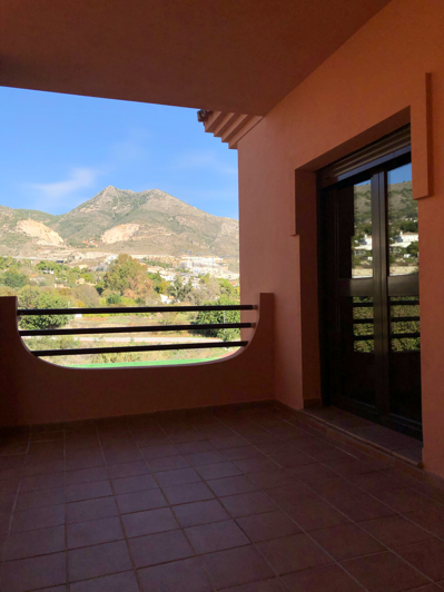 Image No.21-3 Bed House for sale