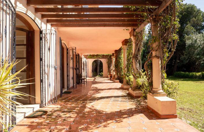 Image No.2-5 Bed House for sale