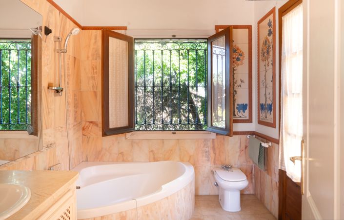 Image No.13-5 Bed House for sale